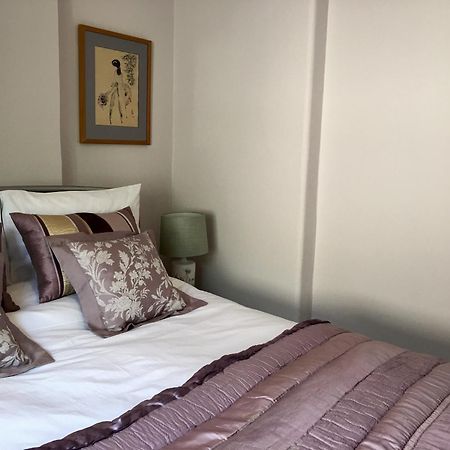 לאדלו Luxury 2 Bed Apartment With Free Parking מראה חיצוני תמונה