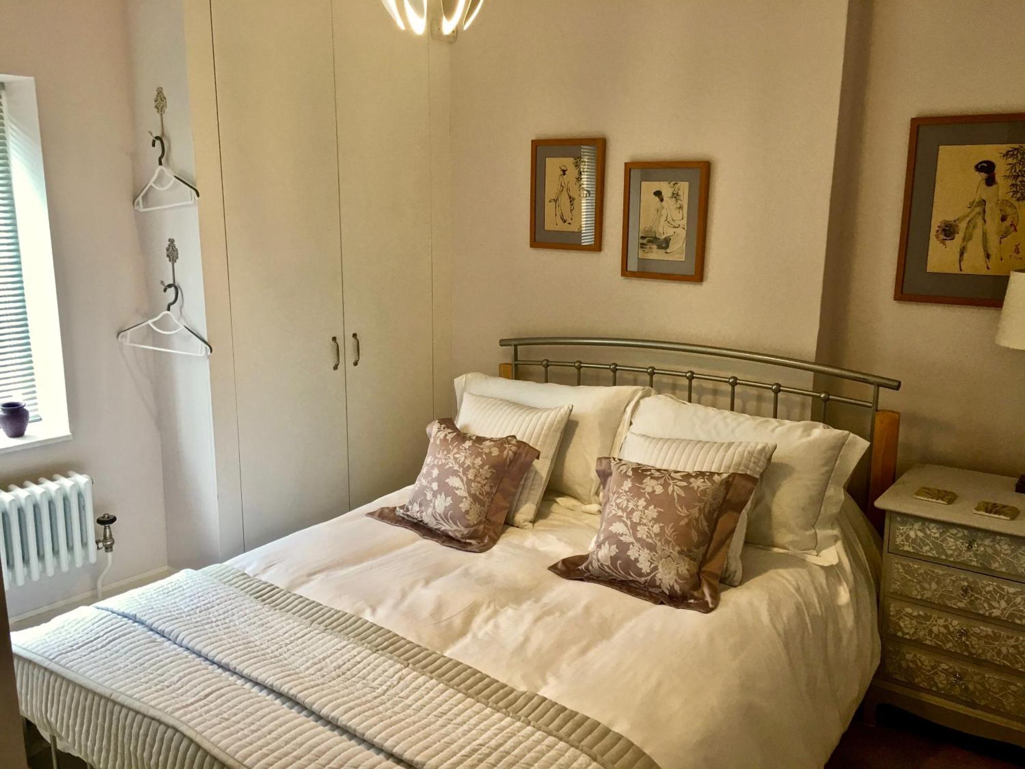 לאדלו Luxury 2 Bed Apartment With Free Parking מראה חיצוני תמונה
